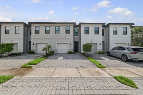4488 Appleton Circle, gated community for sale in Oakland Park