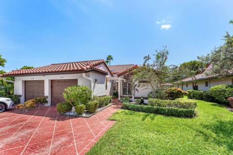 6375 Kings Gate Circle, $300k–$500k for sale in Delray Beach