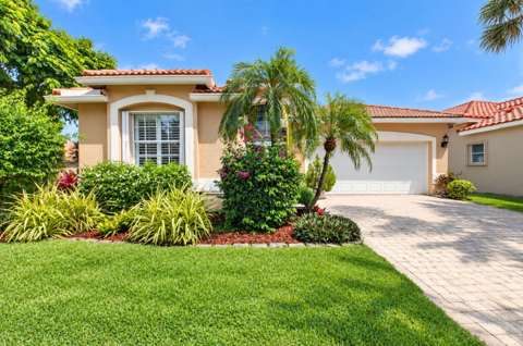 6565 Via Trento, waterfront for sale in Delray Beach