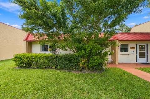 193 Lake Evelyn Drive, waterfront for sale in West Palm Beach