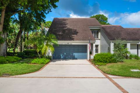 40 Edinburgh Drive, golf community for sale in Palm Beach Gardens