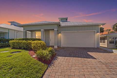 962 SW 27Th Street, 4-bedroom for sale in Palm City
