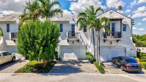 910 Hamilton Lane, home for sale in Delray Beach 33483