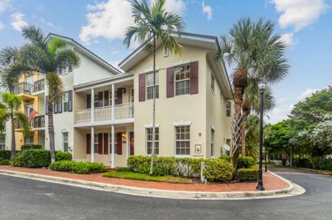 1059 W Heritage Club Circle, 4-bedroom for sale in Delray Beach