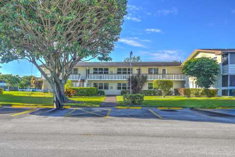 203 S Windsor I #203, starter home for sale in West Palm Beach
