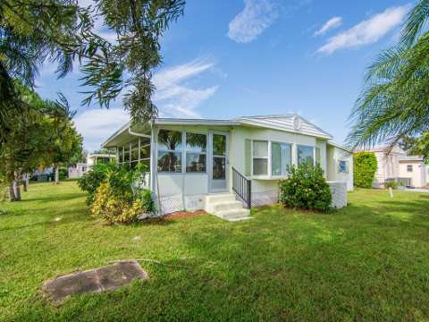 7 La Paloma Lane, home for sale in Port St. Lucie 34952