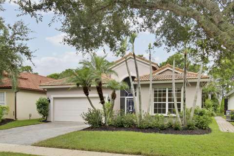 6815 SE Twin Oaks Circle, home for sale on SE Twin Oaks Circle