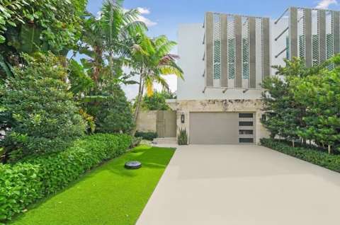 724 N Lake Avenue, pool for sale in Delray Beach