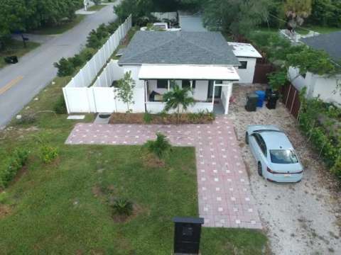 1044 NW 4Th Avenue, home for sale on NW 4Th Avenue