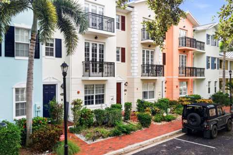 1009 W Heritage Club Circle, home for sale in Delray Beach 33483