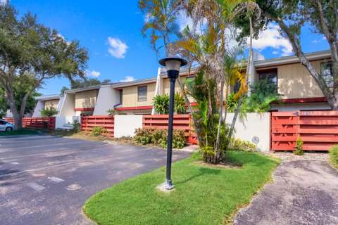 3015 Oaktree Lane #Unit 277, home for sale in Hollywood 33021