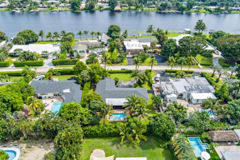 7315 W Lake Drive, pool for sale in West Palm Beach