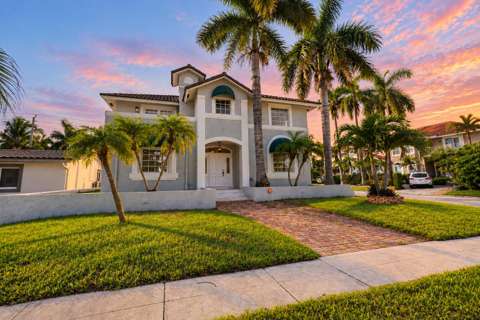 851 N 11Th Avenue, home for sale in Hollywood 33019