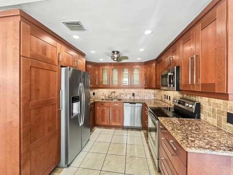 3033 Hythe B, waterfront for sale in Boca Raton