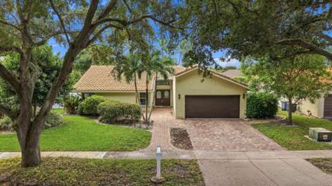 8928 Escondido Way, pool for sale in Boca Raton