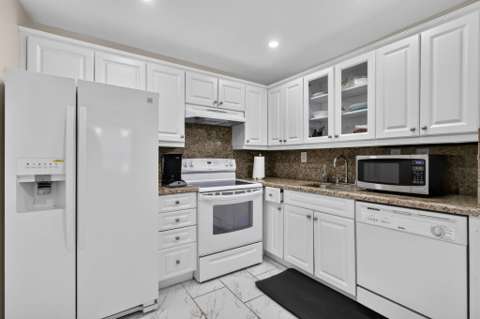 487 Normandy K, golf community for sale in Delray Beach