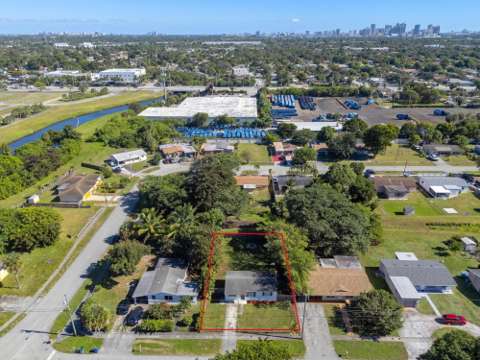 880 NW 33Rd Terrace, home for sale in Lauderhill 33311