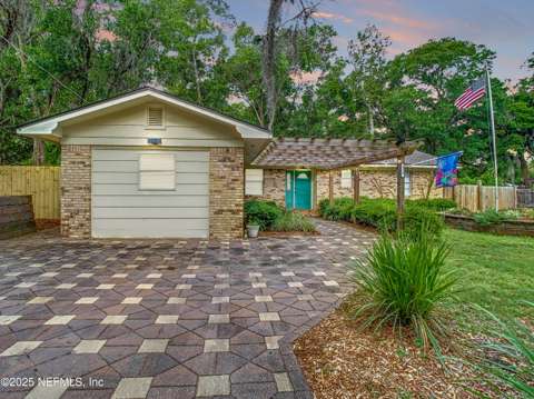 460 Lobelia Road, home for sale on Lobelia Road
