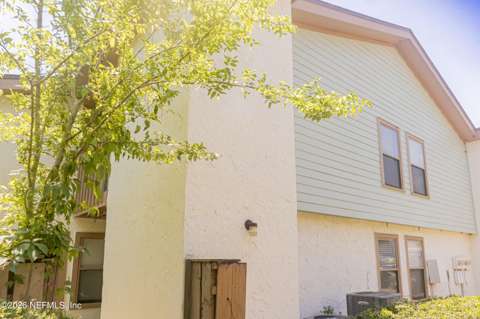 1403 W Defender Court, home for sale in Jacksonville 32233