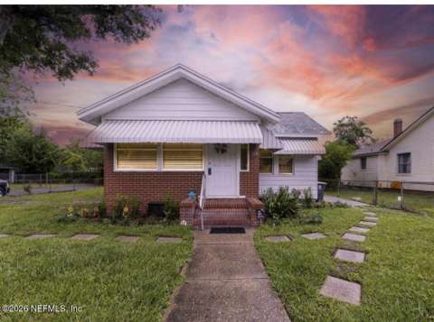 325 Chestnut Drive, home for sale on Chestnut Drive