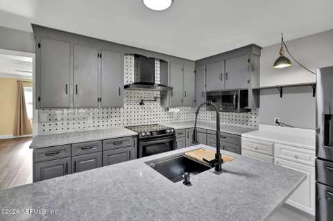 3915 Anvers Boulevard, home for sale on Anvers Boulevard