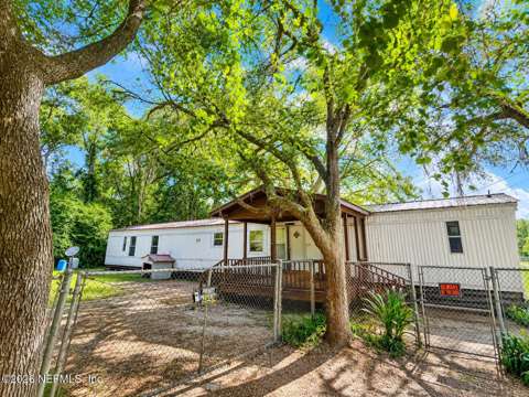 222 Pine Street, home for sale in Hawthorne 32640