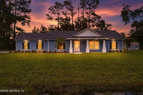 114 W Camelot Drive, home for sale in Palatka 32177