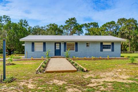 125 Hart Lake Drive, home for sale in Interlachen 32148