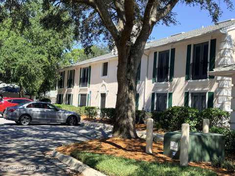 13715 Richmond Park Drive #502, home for sale on Richmond Park Drive