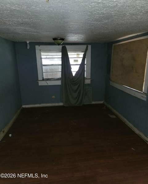 1420 W 25Th Street, home for sale on W 25Th Street