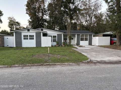 5345 Woodcrest Road, home for sale in Jacksonville 32205