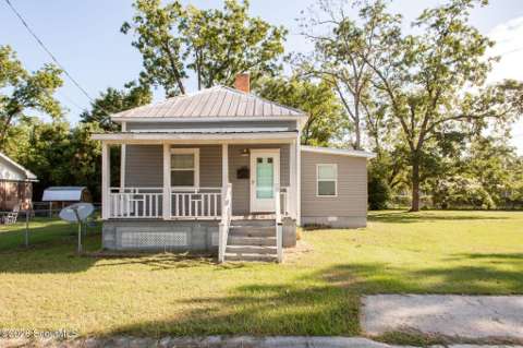 325 Glass Street, starter home for sale in Waycross