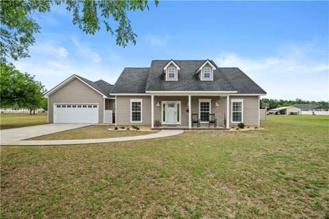 6338 Sun Dell Circle, home for sale in Blackshear 31516