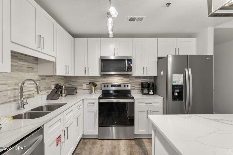 2 bedroom Condominium at 9860 S Thomas Drive 309, Laketown Wharf Phase II, Panama City — photo 5