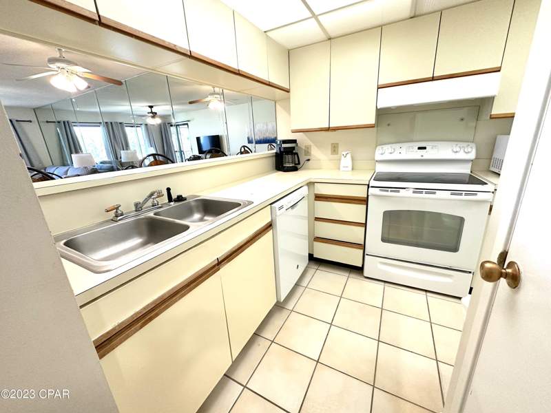 1 bedroom Condominium at 520 N Richard Jackson Boulevard 1714, Edgewater Golf Villas V-A, Panama City Beach — photo 4