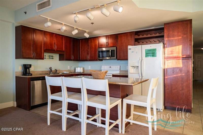 1 bedroom Condominium at 9860 Thomas Dr 1819, Laketown Wharf, Panama City Beach — photo 3