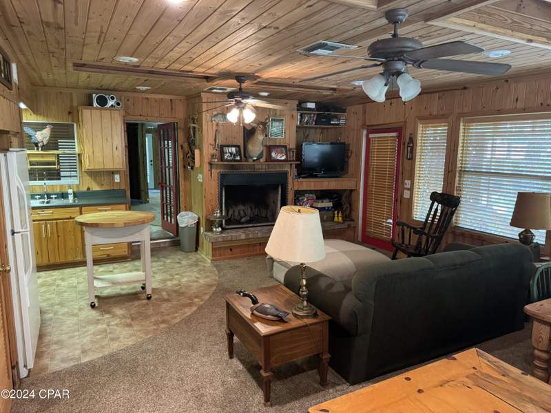 4 bedroom SingleFamilyResidence at 199 N Duck Avenue, Whitfield Acres, Wewahitchka — photo 5
