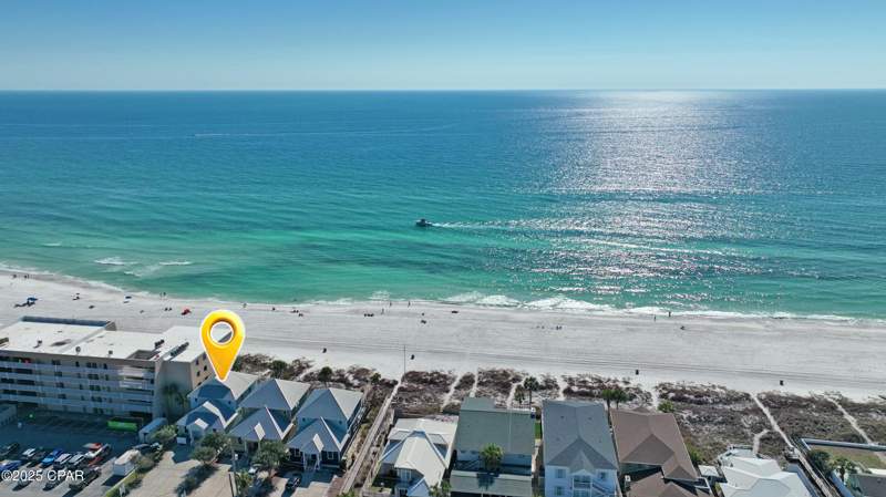 6 bedroom SingleFamilyResidence at 8205 Surf Drive, Bel Air, Panama City — photo 4
