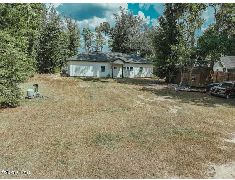 3 bedroom SingleFamilyResidence at 3034 Paradise Lakes Road, Paradise Lakes, Chipley — photo 4