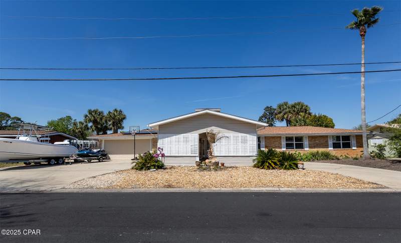 5 bedroom SingleFamilyResidence at 419 Bay Shore Drive, Woodlawn Unit 2, Panama City Beach — photo 2
