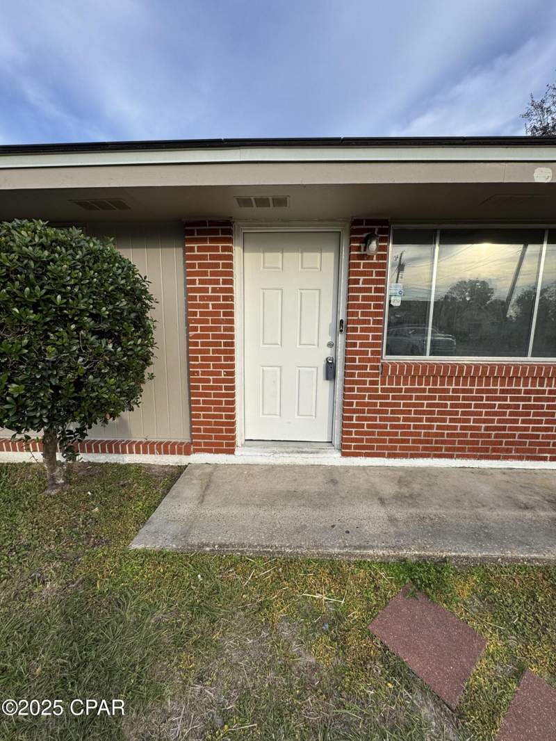 5 bedroom SingleFamilyResidence at 1912 Chestnut Avenue, Hentz 1st Add Unit B, Panama City — photo 3