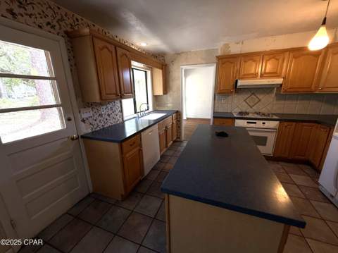 2203 Monument Avenue, Port St Joe FL - photo 13 of 28