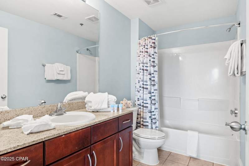 1 bedroom Condominium at 9860 S Thomas Drive 714, Laketown Wharf, Panama City — photo 4
