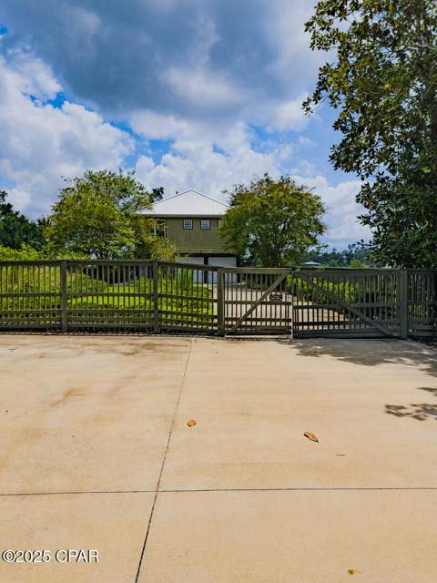 7325 Suwanee Ave Avenue, Southport FL - photo 14 of 67