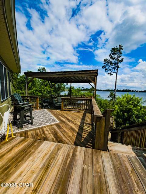 7325 Suwanee Ave Avenue, Southport FL - photo 16 of 67