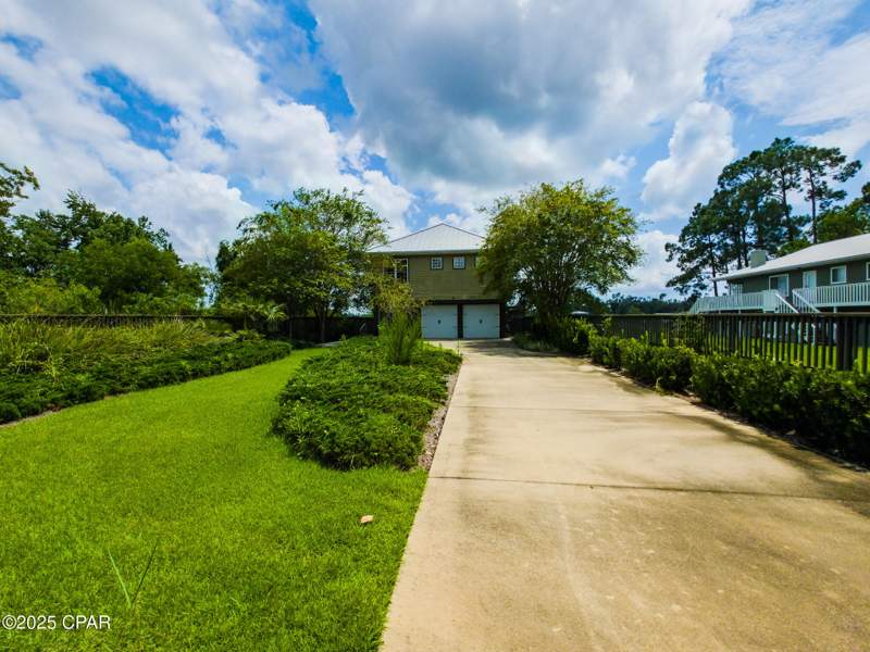 3 bedroom SingleFamilyResidence at 7325 Suwanee Ave Avenue, Fanning Oaks, Southport — photo 3