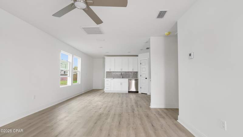 3 bedroom SingleFamilyResidence at 1142 Mulberry Avenue, N Highland, Panama City — photo 5