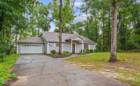 2942 Paradise Lakes Road, Chipley FL - photo 6 of 39