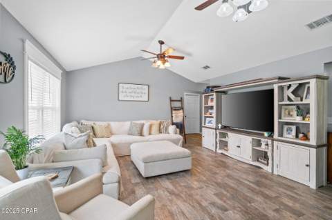 1528 Hilltop Drive, Bonifay FL - photo 6 of 92