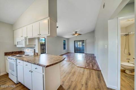 2910 Treasure Circle A & B, Panama City FL - photo 23 of 76